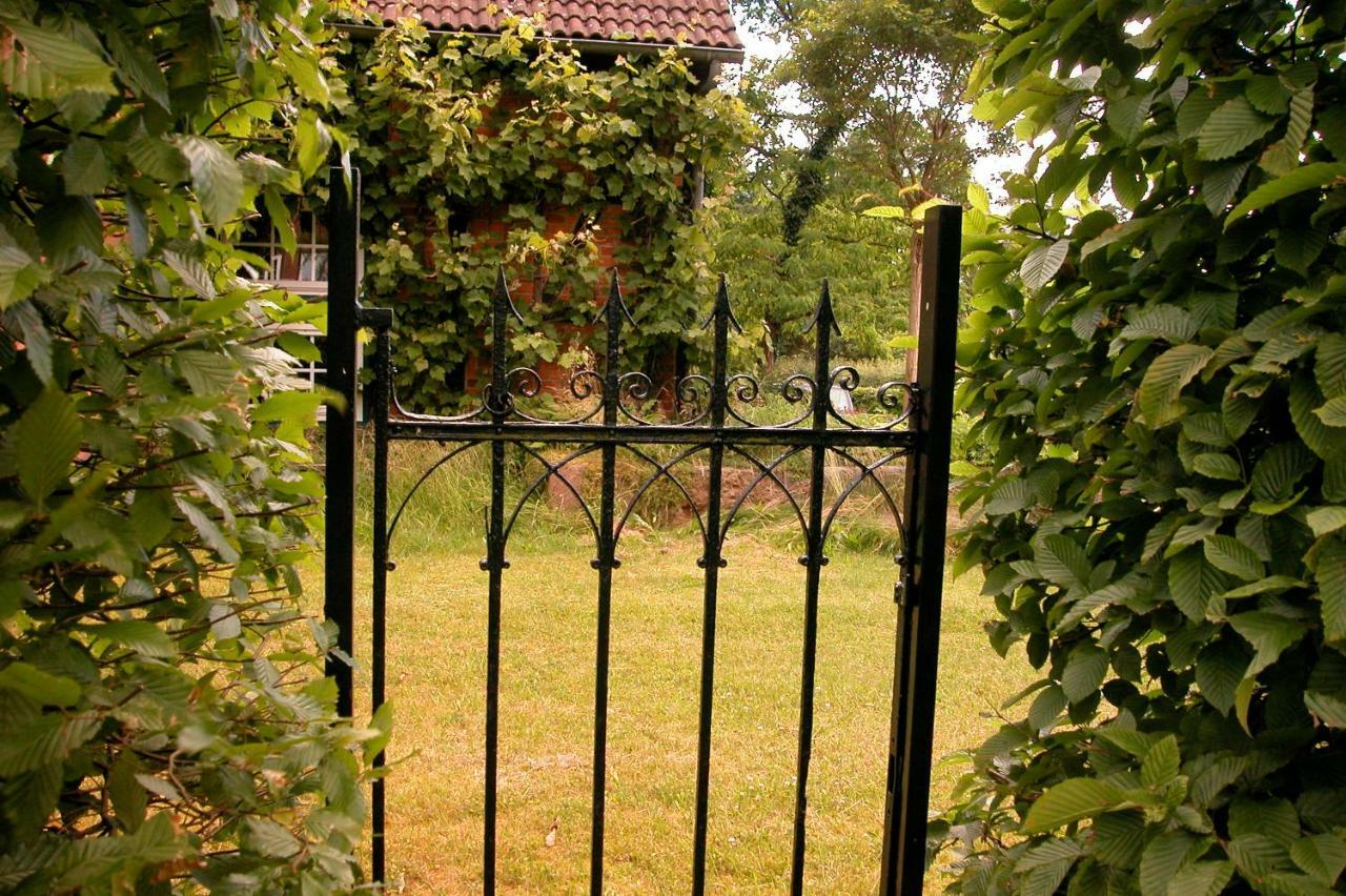 Privatzimmer Alte Schule Suderburg Exteriör bild